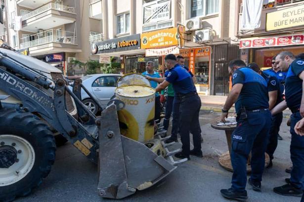 Yenişehir’de kamu alanları işgallerden temizleniyor