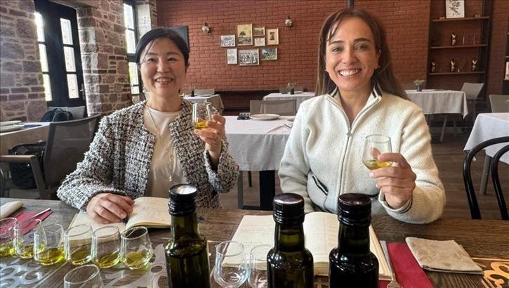 Japon şef harmanladığı Türk zeytinyağlarını Uzak Doğu'ya tanıtıyor!