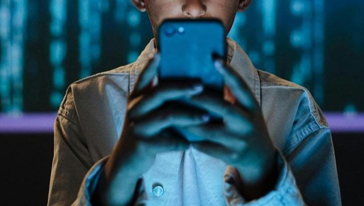 Danimarka'dan flaş karar! 15 yaş altına sosyal medya yasağı geliyor