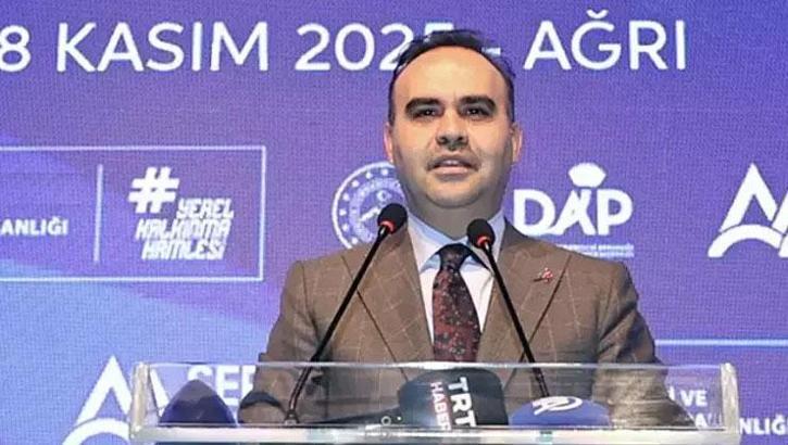 Bakan Kacır: Türk milleti, gençlerinin eserleriyle gökyüzüne imzasını attı