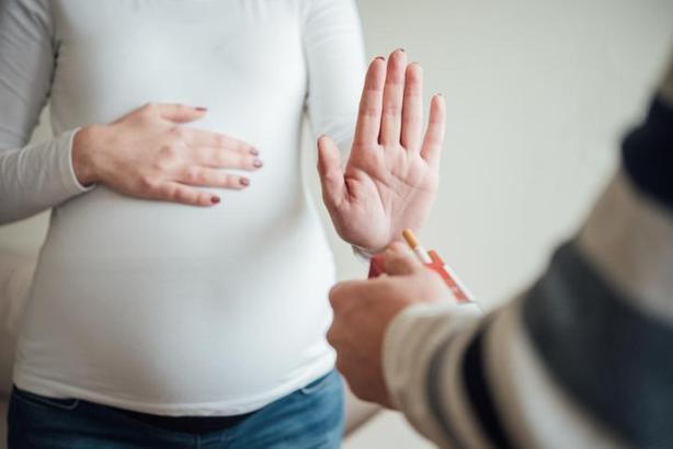 Tütün mamulleri gebelik şansını yüzde 40 azaltıyor!