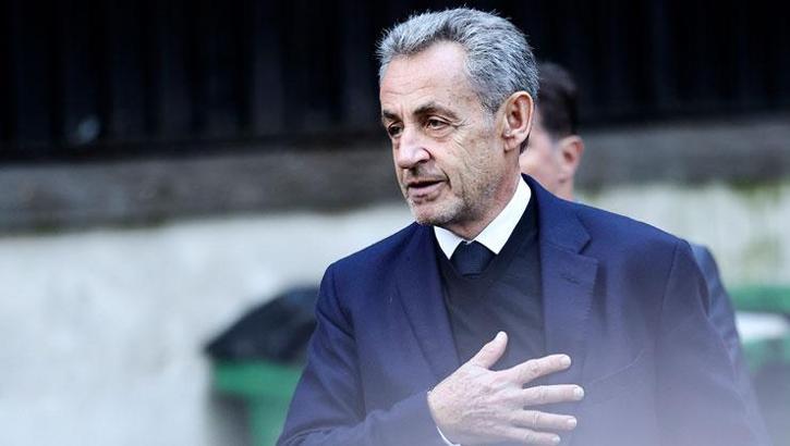 Eski Fransa Cumhurbaşkanı Sarkozy adli kontrol şartıyla serbest bırakıldı