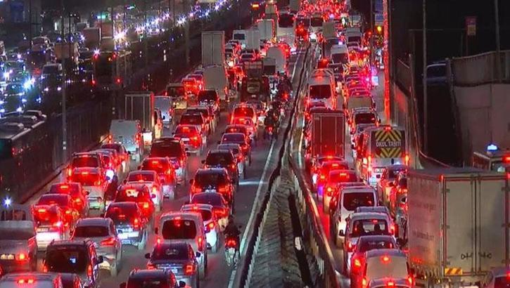 İstanbul'da trafik yoğunluğu yüzde 89'a ulaştı