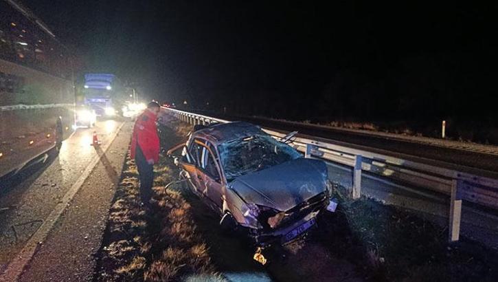 Otostopla bindiği araç mezarı oldu! 1 ölü, 2 yaralı