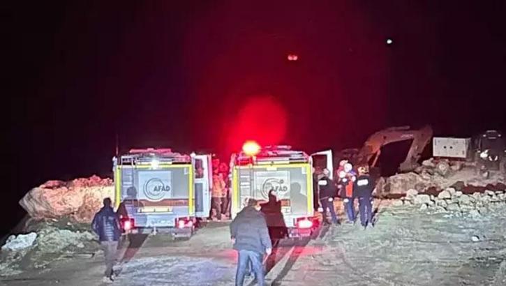 Sivas'ta demir madeni ocağında göçük! Şantiye müdürü toprak altında kaldı