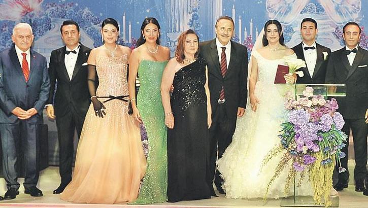 Siyaset dünyası düğünde buluştu