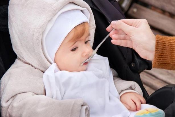 Bebeklik döneminde beslenme ve gelişim: Uzmanlardan ebeveynlere önemli uyarılar