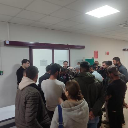 Kargo aracının çarptığı 2 yaşındaki Miran, ağır yaralandı
