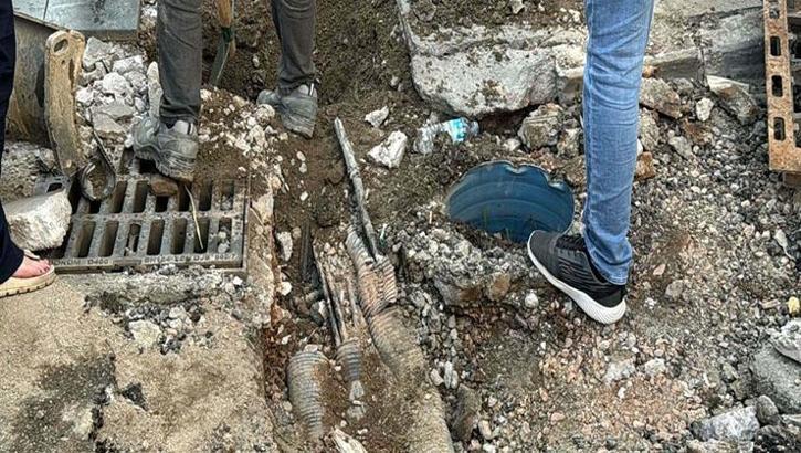 İzmir'de iki kişinin sokak ortasında elektrik akımına kapılarak ölmesine ilişkin davada önemli gelişme: Memurlar da yargılanacak