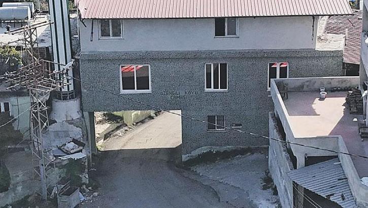Altı yol üstü cami!