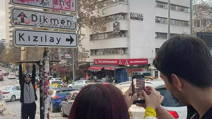 Sosyal medya akımı devam ediyor! Ankara'daki 'Kızılay' tabelası 4'üncü kez değiştirildi