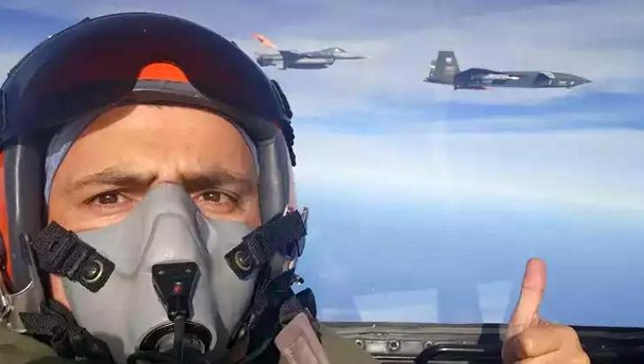 Bayraktar KIZILELMA, MURAD ile gördü, GÖKDOĞAN ile vurdu! Hava muhaberesinde dünyada ilk