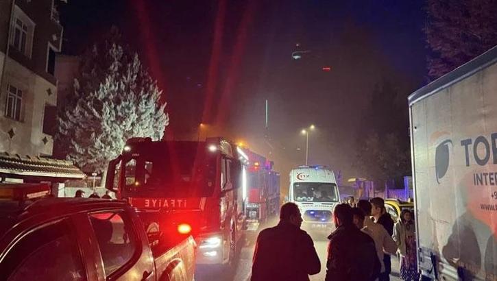 Yeni evindeki ilk gününde çıkan yangında ağır yaralandı