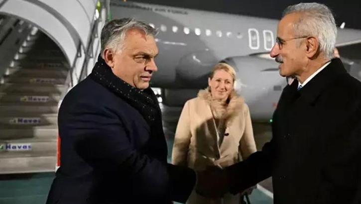 Ulaştırma ve Altyapı Bakanı Uraloğlu, Macaristan Başbakanı Orban'ı karşıladı