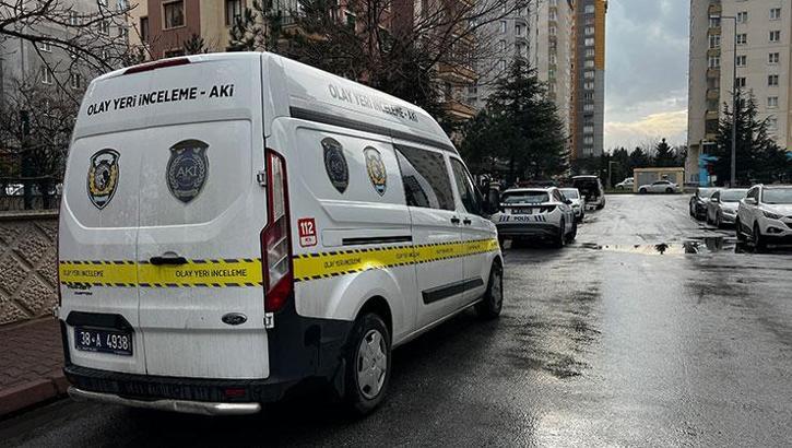 Boşanma aşamasındaki eşini öldürmek için gittiği binada başka kadını öldürdü