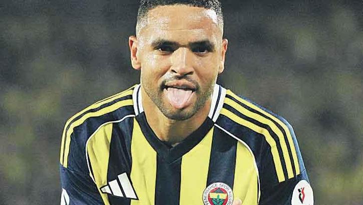 Nesyri’ye sarıldı