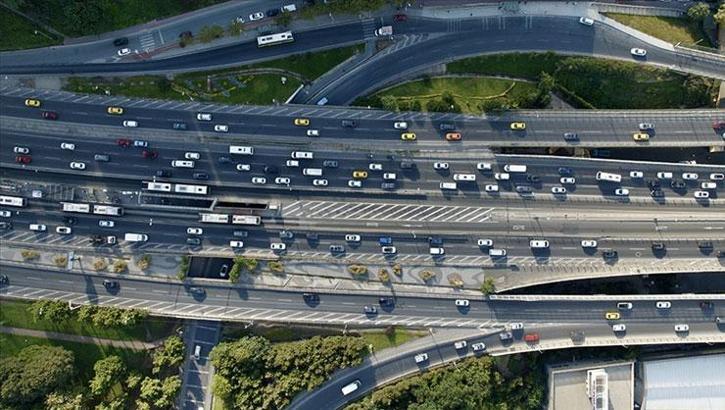 Türkiye'de taşıtlar 5 yılda 1,7 trilyon yol katetti