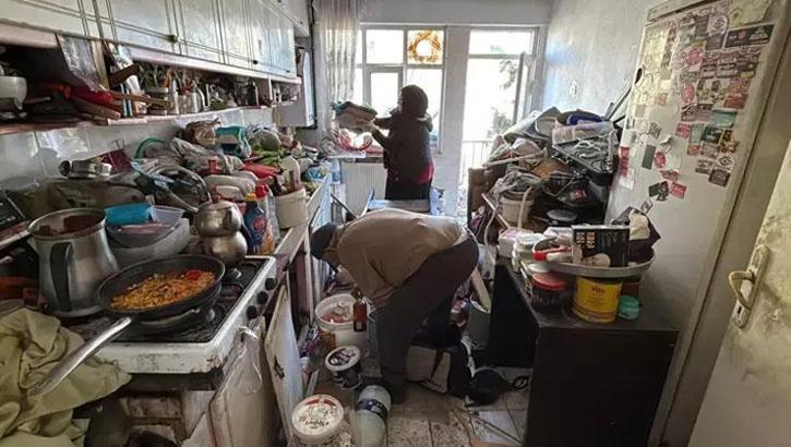 Mahalledeki eve koku şikayeti yağmıştı! İçeri giren ekipler şoke oldu