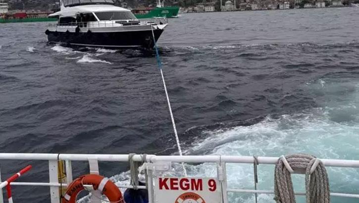 İstanbul Boğazı'nda korkutan anlar! Sürüklenen tekne böyle kurtarıldı