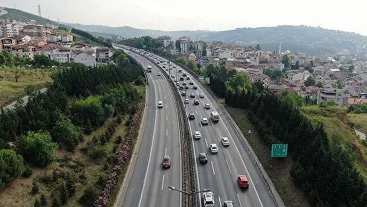 Türkiye genelinde yollarda kritik uyarı! TEM’de girişler kapandı, şeritler daraldı