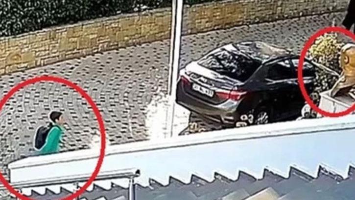 Atatürk büstünü görünce dayanamadı! Küçük çocuktan gözleri dolduran hareket
