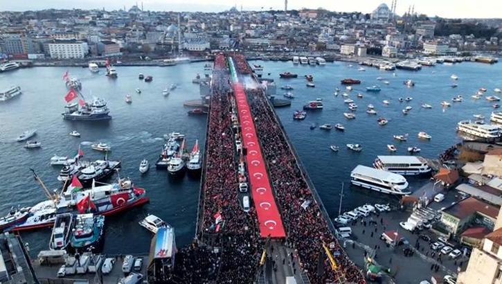 Türkiye, Gazze için ayakta! 520 bin kişi Galata Köprüsü'nde haykırdı: 'Sinmiyoruz, susmuyoruz'