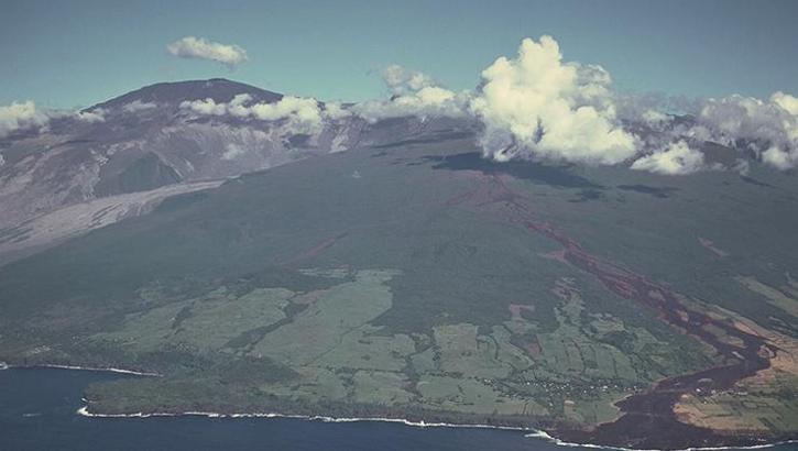 Fransa'daki yanardağ Piton de la Fournaise aktif hale geldi