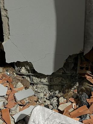 Trabzon'da heyelanda hasar gören 6 katlı bina boşaltıldı / Ek fotoğraflar