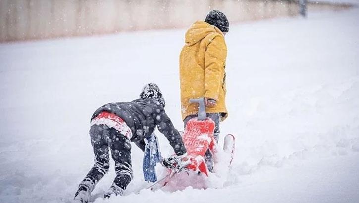 Yurt genelinde kar alarmı! 12 Ocak Pazartesi günü için ilk tatil haberi geldi
