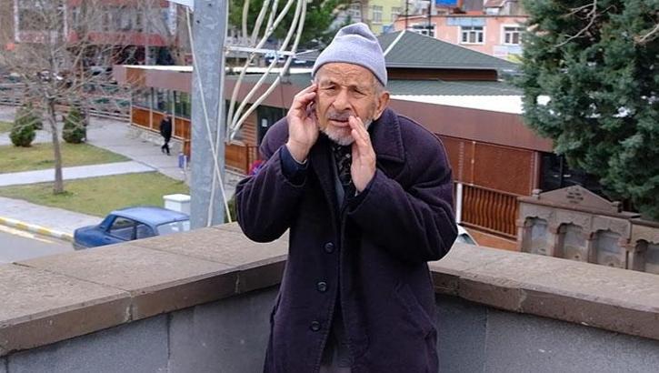 Hoparlör kullanmıyor! 91 yaşındaki adam yıllardır geleneği sürdürüyor