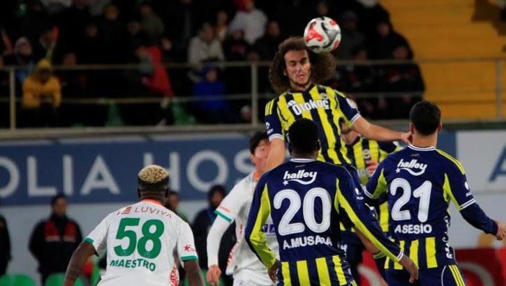 Fenerbahçe deplasmanda 3 puanı 3 golle kaptı