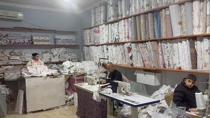 Kumaş poşetini açınca gördüklerine inanamadı: 'Bize dua ettiler'