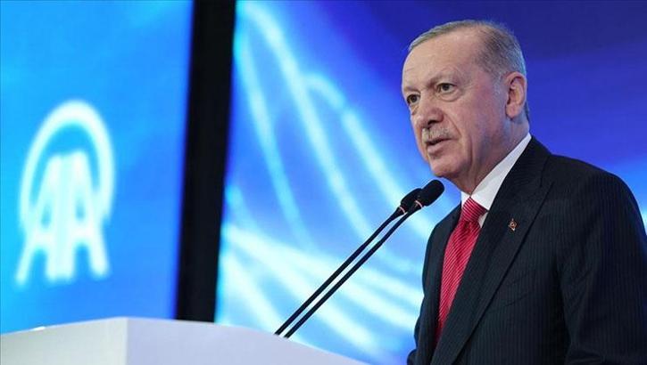 Birileri gibi işin edebiyatını yapmıyoruz