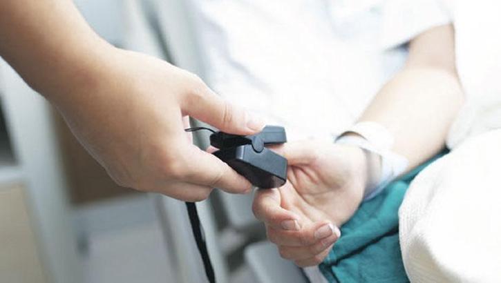 Sesten rahatsız olmuş! Hemşire hastaları ölüme terk etti