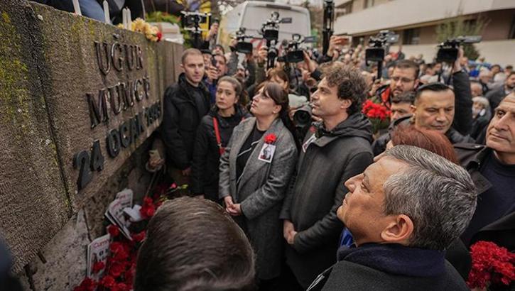 Suikasta uğrayan gazeteci-yazar Uğur Mumcu, ölümünün 33. yılında anıldı