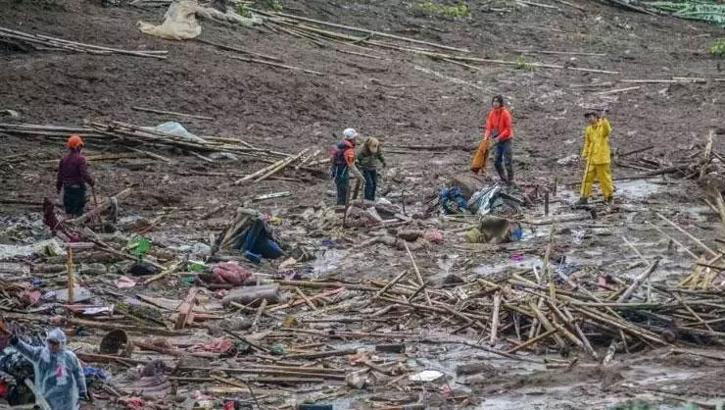 Endonezya'da toprak kayması faciası 16 can kaybı