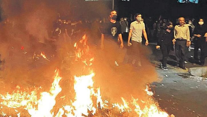 ABD saldırısına karşı yeraltından yönetiyor: Hamaney sığınağa indi