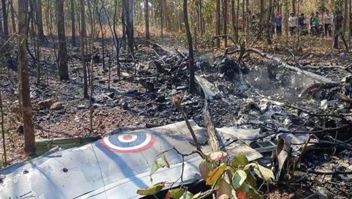 Tayland’da askeri uçak düştü: 2 ölü