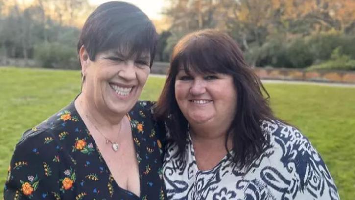 Kendisinden gizlenmişti! 56 yıllık hasreti son buldu: 'Canım ablam'