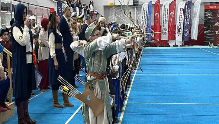 Kütahya'da Geleneksel Türk Okçuluğu şöleni başladı