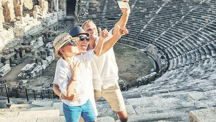 Turizmde gelir rekoru 65.2 milyar dolar