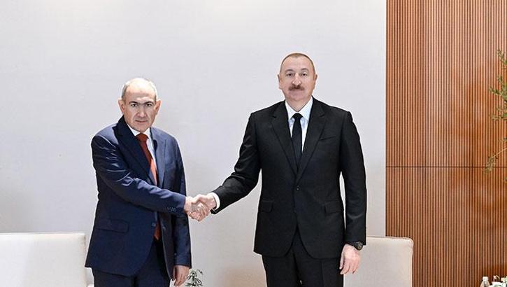 Abu Dabi’de kritik zirve! Aliyev ile Paşinyan bir araya geldi