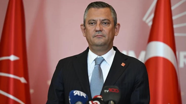 CHP lideri Özgür Özel Hatay'da: 'Bir daha böyle acılar yaşamamayı ümit ediyoruz'