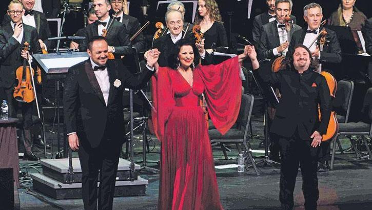 Sanatla taçlanan 50. yıl