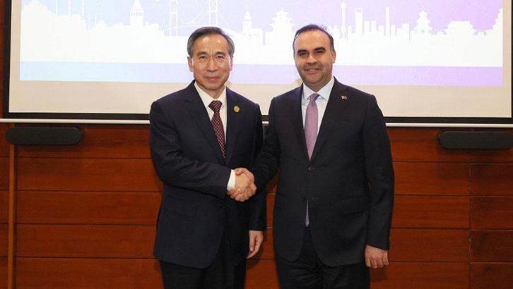 Bakan Kacır, Çin Uluslararası Ticareti Geliştirme Konseyi Başkanı Hongbin ile bir araya geldi
