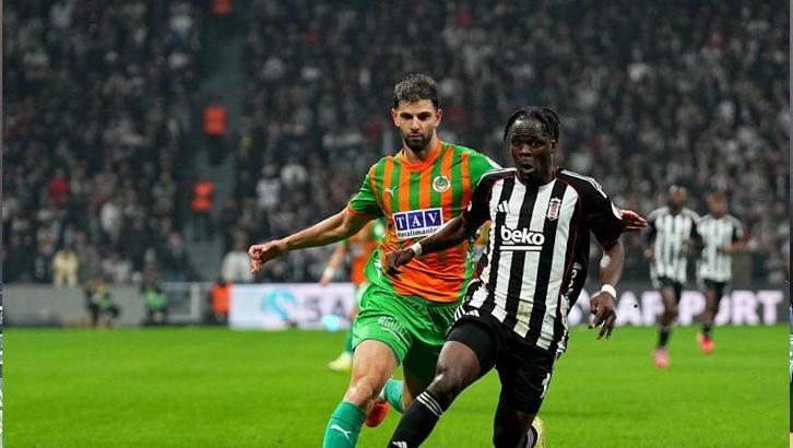 4 gollü maç nefes kesti! Beşiktaş evinde Alanyaspor ile berabere kaldı