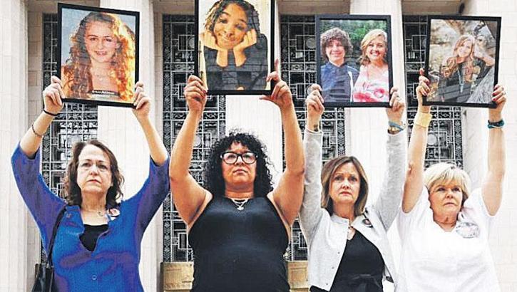 Instagram'a 'uyuşturucu' davası