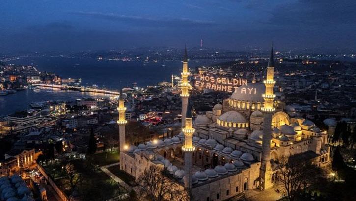 Ramazan'da hayata bağlanma noktanız Posta App! Namaz vakitleri, sahur ve iftar saatleri, kıble ve Kur'an özelliği tek uygulamada