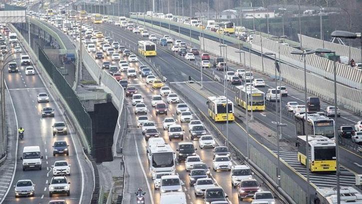 İstanbul’da trafik felç! Yoğunluk yüzde 90’a ulaştı