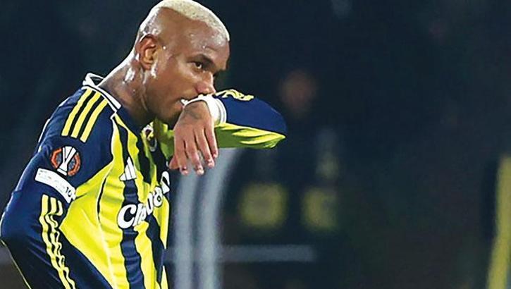 Fener havlu attı